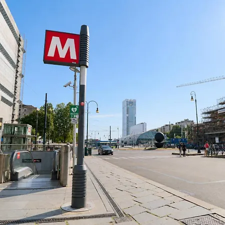 Apartamento Porta Susa Loft & Metro & Train Station Turín